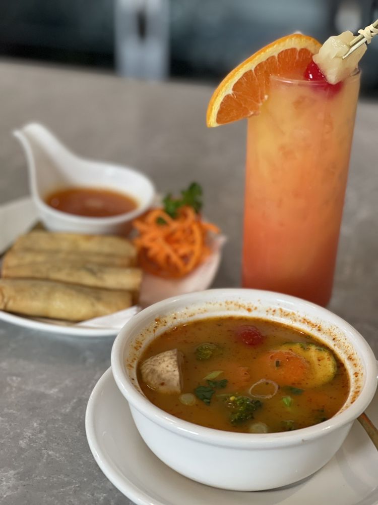 SEASONING THAI BISTRO ELMWOOD 82 Photos & 58 Reviews 2602 Elmwood