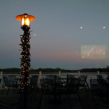 Candlelight Inn - Beautiful view of the Mississippi river! - American Near Me - Clinton, Iowa