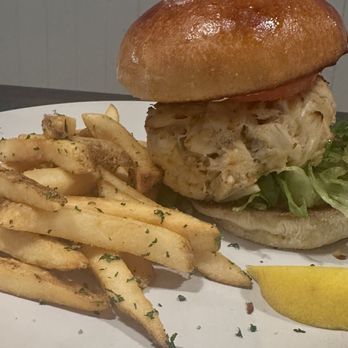 Monroe Bay Oysterette - Crab cake - Seafood Near Me - Haymarket, Virginia Monroe Bay Oysterette - Crab cake - Seafood Near Me - Haymarket, Virginia
