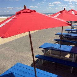 Gee Gee's Pizzeria - Outdoor seating