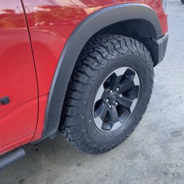 BF Goodrich All Terrain T/A KO2 305/70R18