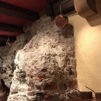 Le Caveau Saint Pierre - Rock backdrop - French Near Me - Colmar, 68 Le Caveau Saint Pierre - Rock backdrop - French Near Me - Colmar, 68