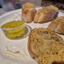 Nello's Pizza Mesa - I forgot to mention we tried their garlic bread with Italian olive oil dip, look at us being soooo Italiano! Top notch and tasty!