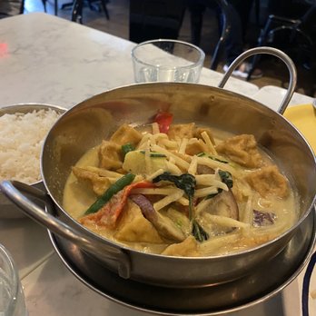Kin'd - C2. Green Curry - Thai Near Me - Fresh Meadows, New York