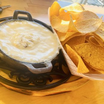 Orale Mexican Eats - chips nd queso - Mexican Near Me - Minneapolis, Minnesota