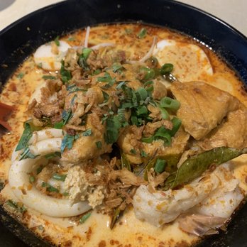 Banana Leaf Tropical Cuisine - Seafood laksa - Taiwanese Near Me - Calgary, Alberta Banana Leaf Tropical Cuisine - Seafood laksa - Taiwanese Near Me - Calgary, Alberta