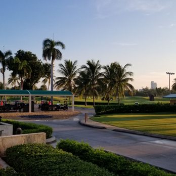 Miami Beach Golf Course - Tee time prep area - Golf Near Me - Miami Beach, Florida