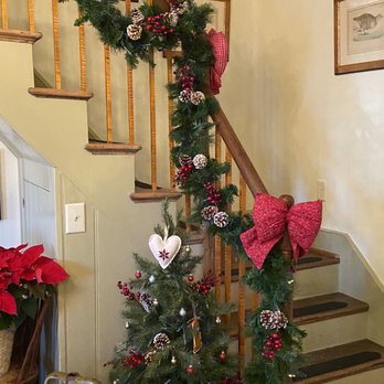 Burlington's Willis Graves Bed & Breakfast Inn - Welcoming staircase in the dining room! - Hotels Near Me - Burlington, Kentucky Burlington's Willis Graves Bed & Breakfast Inn - Welcoming staircase in the dining room! - Hotels Near Me - Burlington, Kentucky