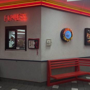 Sonic Drive-In - Inside - Fast Food Near Me - Memphis, Texas