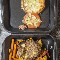 Walk-On's Sports Bistreaux - Slidell Restaurant - I wonder why the middle of the   burger looks carved out