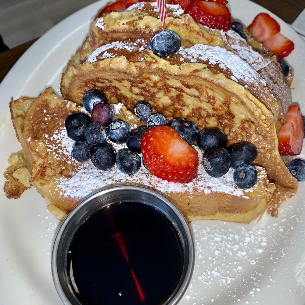 Michael's Cafe - Fresh Berries French Toast - Breakfast & Brunch Near Me - Fort Lauderdale, Florida Michael's Cafe - Fresh Berries French Toast - Breakfast & Brunch Near Me - Fort Lauderdale, Florida