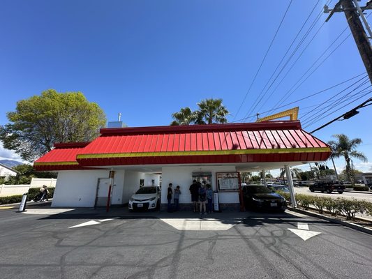 In-N-Out Burger by null