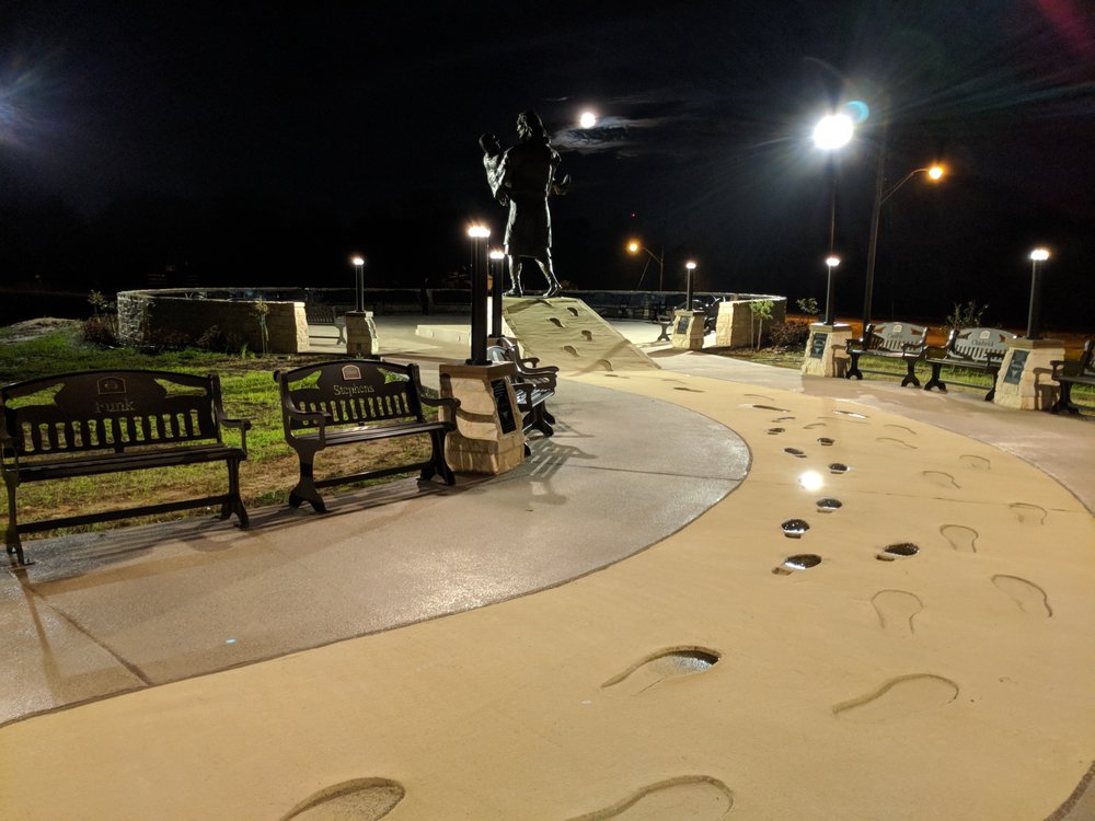 FOOTPRINTS IN THE SAND Landmarks & Historical Buildings Reviews and