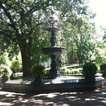 Irvine Park - The benches by the fountain are a beautiful spot to sit for lunch. - Parks Near Me - Saint Paul, Minnesota