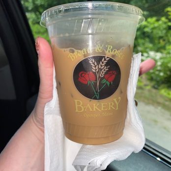 Bread & Roses - Iced coffee - Coffee & Tea Near Me - Wells, Maine