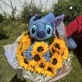 Magda's Flowers - Stitch sunflower bouquet - Florists Near Me - Salinas, California