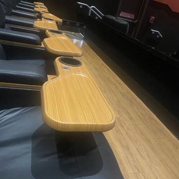 Regal Lynbrook - Cinema Near Me - Lynbrook, New York