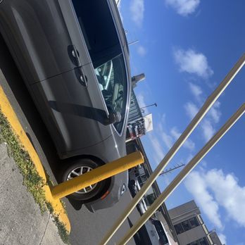 Rainbow Drive-In - Outside - Hawaiian Near Me - Honolulu, Hawaii