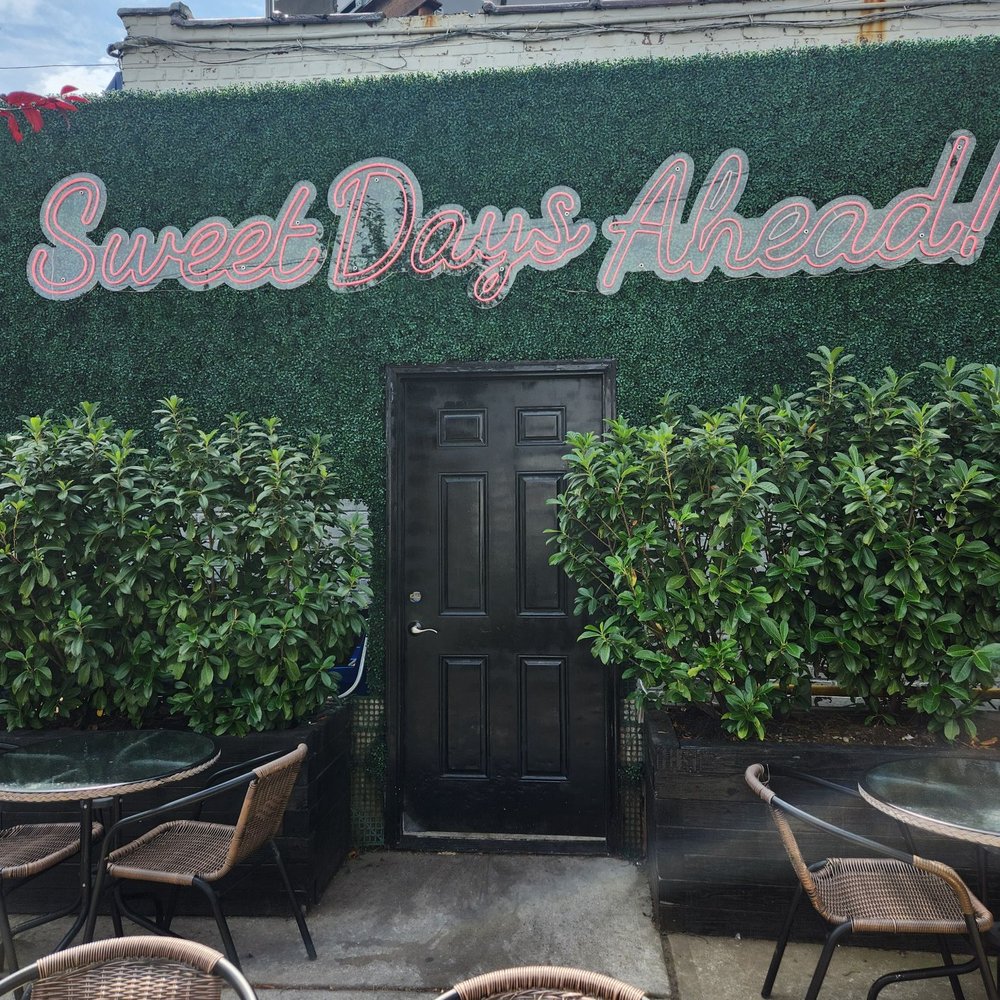 Sugarberry Bakery - Instagram worthy outdoor decor - Coffee & Tea Near Me - Rockville Centre, New York