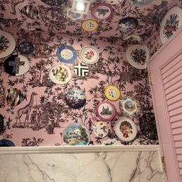 The decor in the bathroom! The decor in the bathroom!