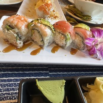 Sushi Koo - Rainbow Roll - Sushi Bars Near Me - Los Angeles, California Sushi Koo - Rainbow Roll - Sushi Bars Near Me - Los Angeles, California