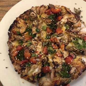 Old Chicago Pizza + Taproom - Pizza Near Me - Manhattan, Kansas