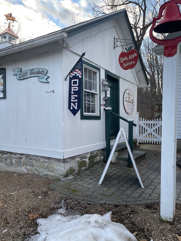 CANDY APPLE SHOPPE Updated September 2024 43 Photos & 24 Reviews