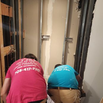 Team On Time - Flooring Near Me - Bellwood, Illinois Team On Time - Flooring Near Me - Bellwood, Illinois