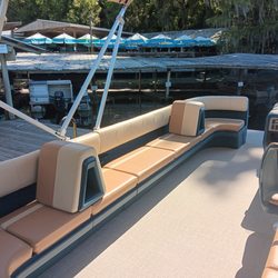 Angler's Resort - Avalon Aura Pontoon Boat