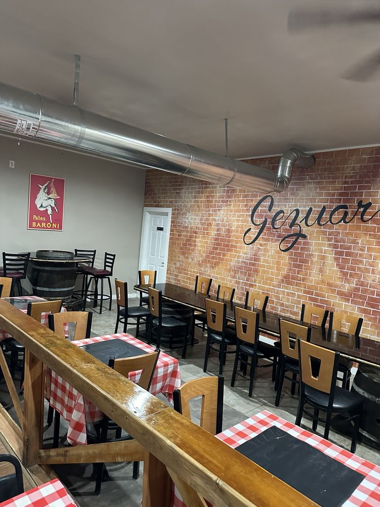 Tony’s Pizza & Pour House