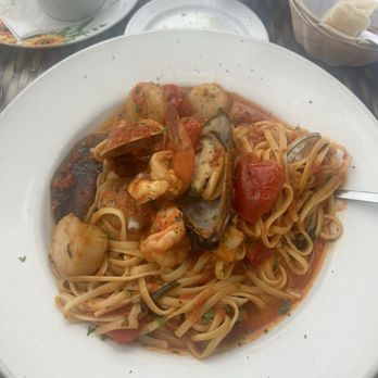 Carlos & Carlos - LINGUINI PESCATORE - Italian Near Me - Arlington Heights, Illinois Carlos & Carlos - LINGUINI PESCATORE - Italian Near Me - Arlington Heights, Illinois