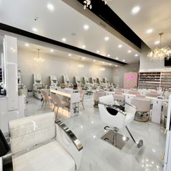 Le Bijou Nails And Spa
