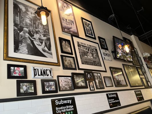 Milana's New York Pizzeria by null