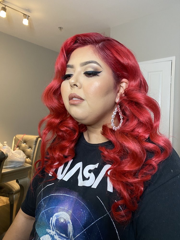 Tere’s Makeup & Hair Logo