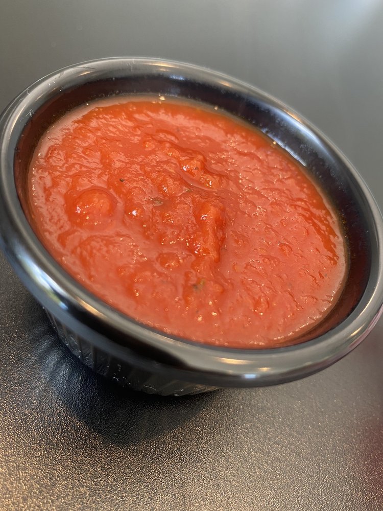 Lil' Cucci’s Pizzeria Logo