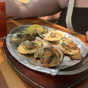 Caps On The Water - The Oysters are a 9/10 They were actually pretty good - Seafood Near Me - St Augustine, Florida