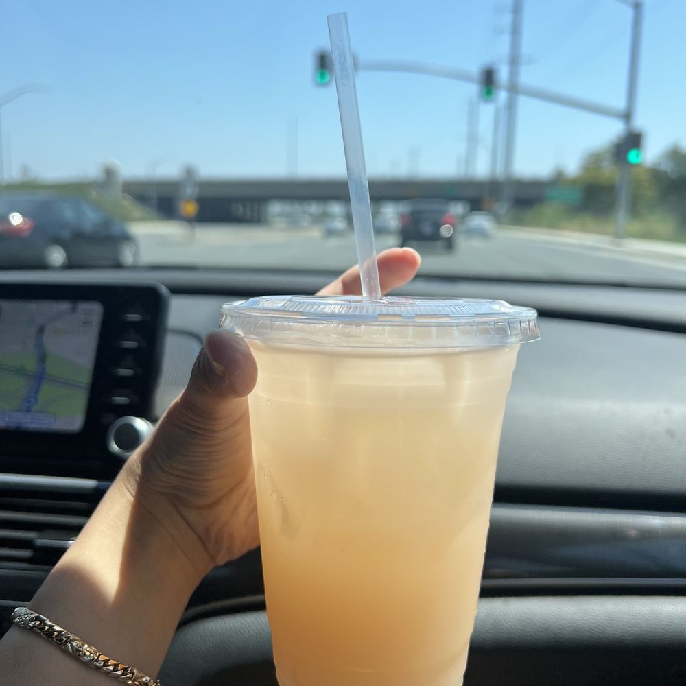 Shootz - Strawberry Pineapple Lemonade - Hawaiian Near Me - Stanton, California Shootz - Strawberry Pineapple Lemonade - Hawaiian Near Me - Stanton, California