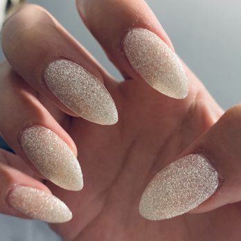 Vera Nail Spa - Right hand - Nail Salons Near Me - Downey, California