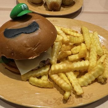 Toadstool Cafe - Luigi burger - Burgers Near Me - Orlando, Florida