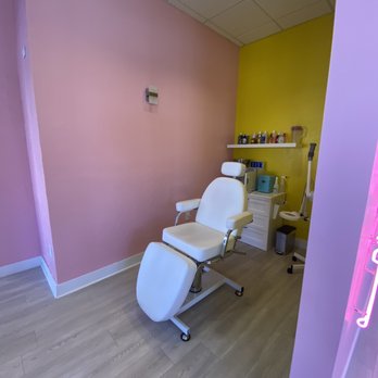 Clean Your Dirty Face - Treatment area - Estheticians Near Me - Boulder, Colorado