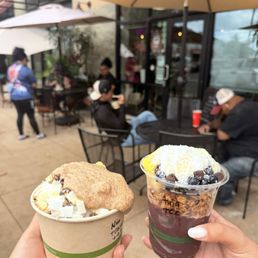 Coconut / Niu and Aina