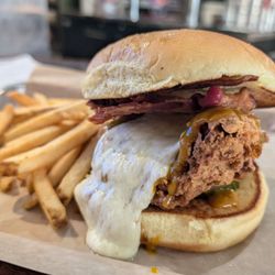 Evergreen Grill - Honey Gold Chick Sammich- DELICIOUS