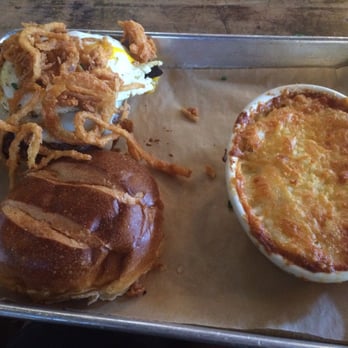 Vinsetta Garage - 3am burger with a side of Mac and cheese - American Near Me - Berkley, Michigan Vinsetta Garage - 3am burger with a side of Mac and cheese - American Near Me - Berkley, Michigan