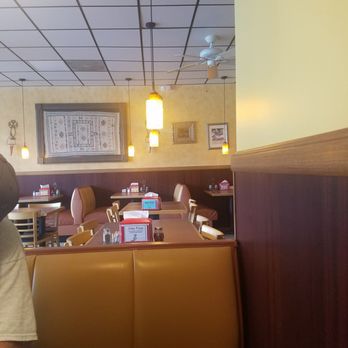 Atlas Pizza - Seating - Pizza Near Me - Chesapeake, Virginia