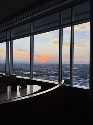 Peaks Lounge by null