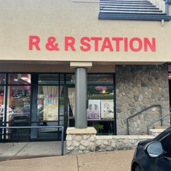 R&R Station - What a fantastic foot reflexology body shiatsu ! After days of hiking and activities,