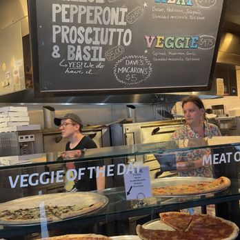 Five Points Pizza - Inside - Italian Near Me - Nashville, Tennessee