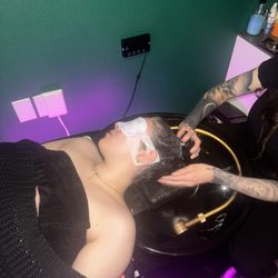 Pink Ivy Head Spa