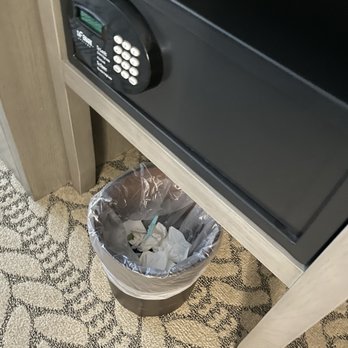 Snow King Resort Hotel and Condos - Uncollected trash can - Ski Resorts Near Me - Jackson, Wyoming