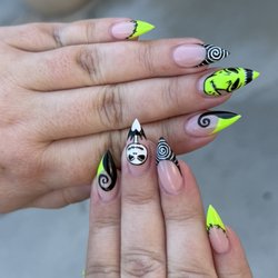 Golden File Nail Spa